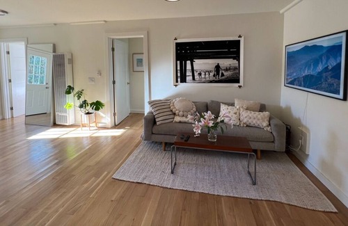 Venice Cottage | Venice Flower Cottage: 2BD dream in best location