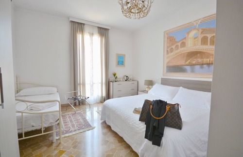 Cannaregio House | Venice My Friends Canal View