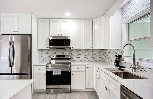 South Venice House | Venice Paradise: 3BR/2BA HEATED POOL & Mini Putt