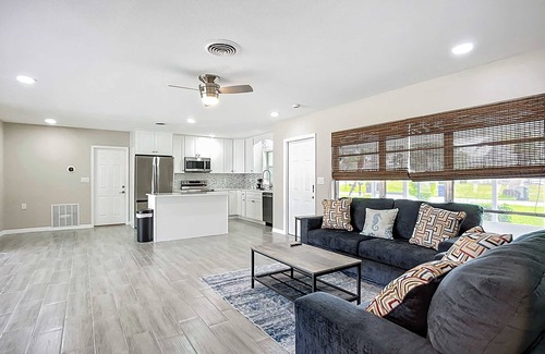 South Venice House | Venice Paradise: 3BR/2BA HEATED POOL & Mini Putt