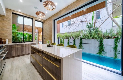 Venice House | Venice/Pool/Hot Tub/BBQ/Home Theater