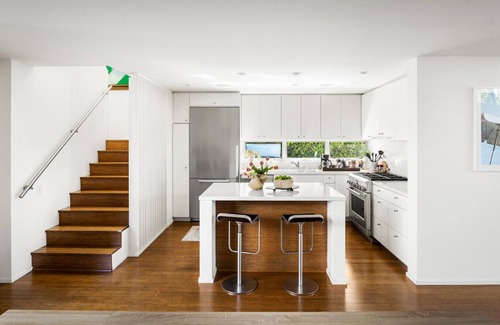 Venice House | Venice Walk Street Retreat | Jacuzzi & Lemon Tree