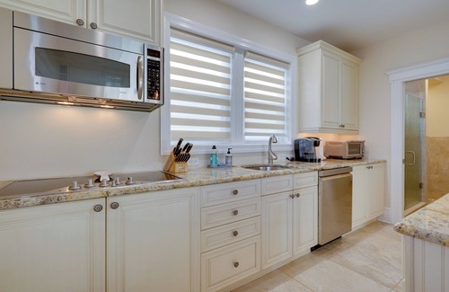 Ventnor City House | Ventnor City Retreat ~ 1 Block To Boardwalk!