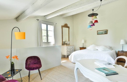 Malaucene House | Ventoux Le Prieuré La Madelène: bed and breakfast in Provence