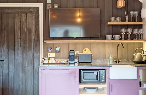 East Ashling Cottage | Veraison - Ashling Park - sleeps 4 guests in 2 bedrooms