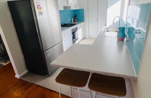 West Pennant Hills House | Verandah @ West Pennant Hills with Kingsize Bed and off street parking