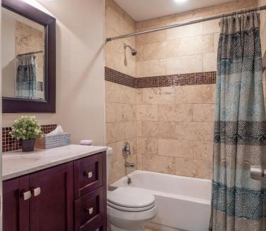 North Loop Apartment | Verandas at Uptown