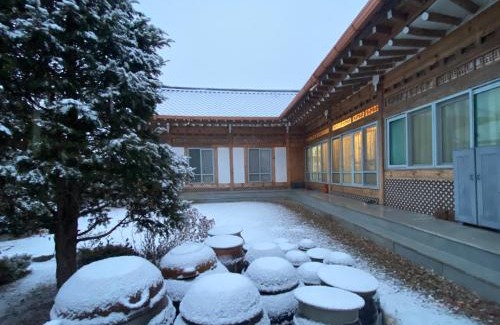 Gyeongju House | Verbena Hanok