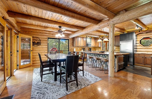 Whispering Pines House | Verde River Lodge: Riverside Cabin Luxury with Hot Tub, Games & Wild Beauty