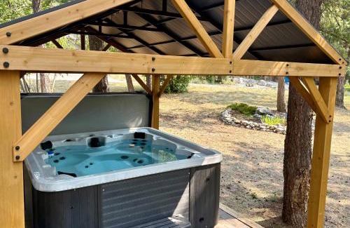East Kootenay House | Verde Vista - Steam Shower - Theatre - Ping-Pong