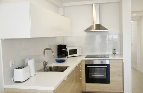 Costa de Caparica Apartment | Very comfortable one bedroom apartment with balcony, in front of the beach, in Costa da Caparica.