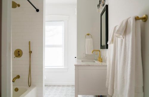 Witmer House | Very Cozy, 2 Bedroom Farmhouse Apartment 2nd FL