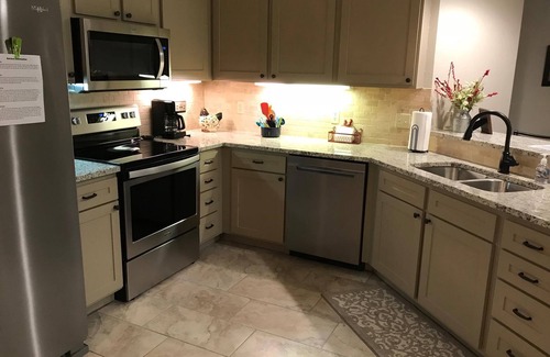 Table Rock Condo | Very Nice 2-Bed, 2-Bath Condo, Just Steps Off the No. 1 Green in Pointe Royale