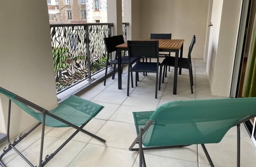 La Rochelle City Centre Apartment | Very nice apartment, double parking, in a luxury residence in the city center.