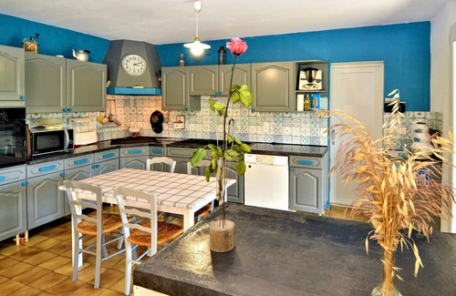 Aramon House | Very pleasant vacation home with private pool, panoramic view and fenced garden in Provence.