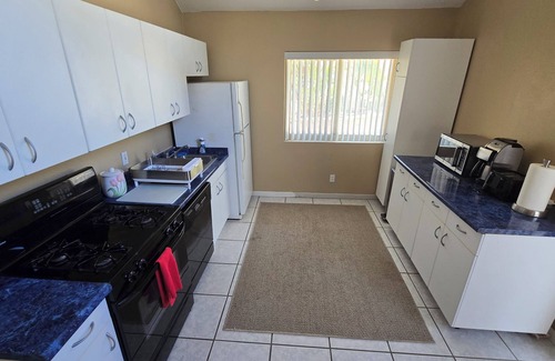 Simi Valley House | Very Private Guesthouse + Loft for 6 on a Very Private woodedn3 acr Gated Estate