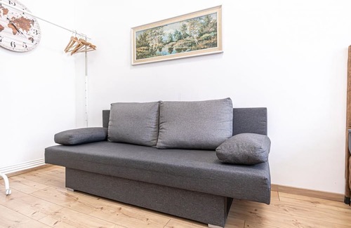Leopoldstadt Apartment | Very Spacious Central 5BR Apt, 10 Min to Augarten