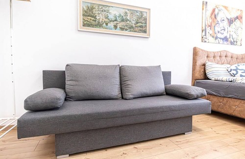 Leopoldstadt Apartment | Very Spacious Central 5BR Apt, 10 Min to Augarten