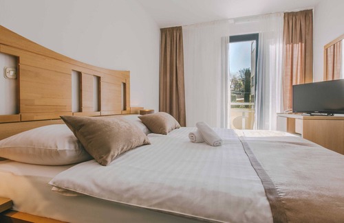 Njivice Hotel | Veya Maradiso Hotel by Aminess