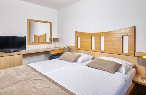 Njivice Hotel | Veya Maradiso Hotel by Aminess
