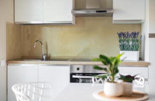 Pinarella Apartment | Via Giunone 1A Trilo