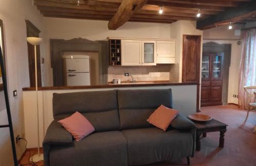 Castagneto Carducci House | Via Varese 34 Affittacamere
