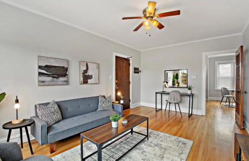 Irving Park Apartment | Vibrant 1BR Apartment close to Dining - Cullom B3