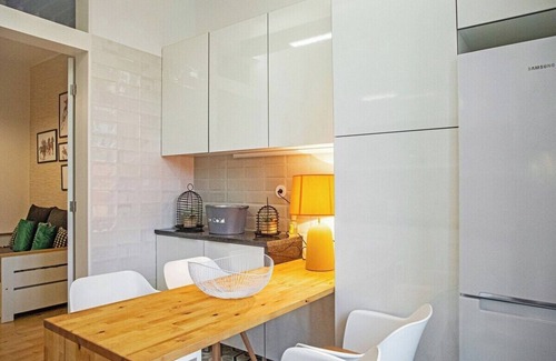 Alfama Apartment | Vibrant 2 BDR Flat Soul of Graca