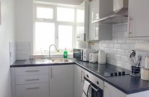 Southampton House | Vibrant 4-Bedroom House With Game Area & Garden