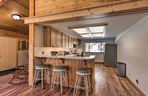 Victor Cabin | Victor Woodland Cabin Retreat w/Fire Pit