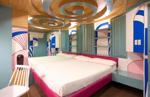 Las Pinas Hotel | Victoria Court Las Pinas