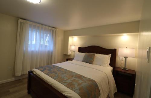 Gorge -Tillicum Area House | Victoria Gorge Waterway Vacation Home