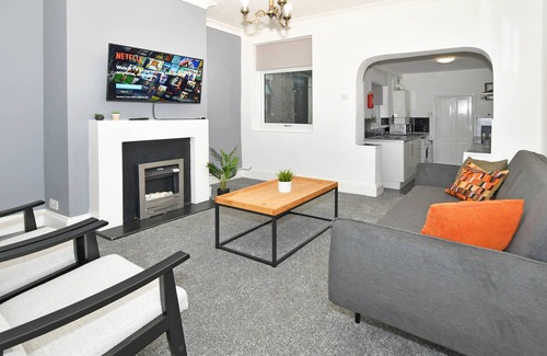Stoke-on-Trent House | Victoria House with Loft Room