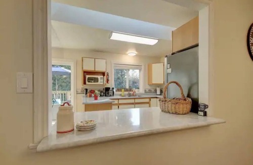 Colwood House | Victoria's West Coast Living, 3 bdr, 2000 sqft