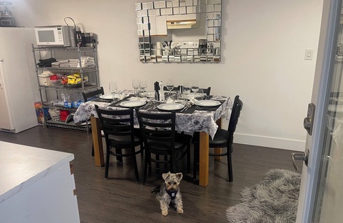 Gordon Head House | Victoria (Saanich) renovated,1 bedroom, Den & sofa bed option for 90+ day rental