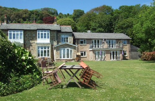 Ventnor Apartment | Victorian Apartment Set In Peaceful Secluded Gardens