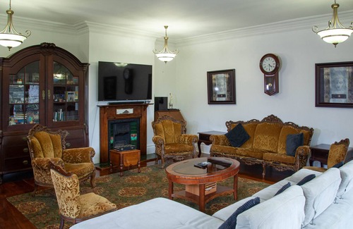 Hamilton House | Victorian Home of Grand Proportions