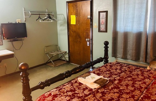 Superior Hotel | Victorian Inn by Capital O Superior NE