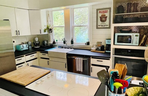 Tannersville House | Victorian Main St Mountain House - walk everywhere+outdoor oasis+vintage flair