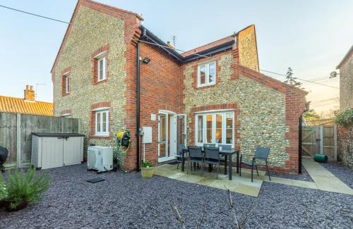 Little Walsingham House | Victory Cottage