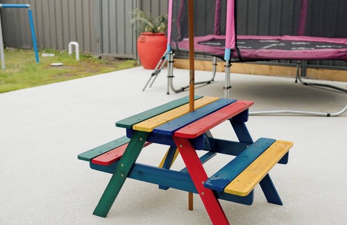 Hamilton House | Vida Hamilton - 3 bed, 2 bath kids playground!