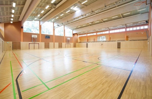 Fuerstenfeld House | Vierbettzimmer mit Dusche, WC - Jufa Hotel Fürstenfeld