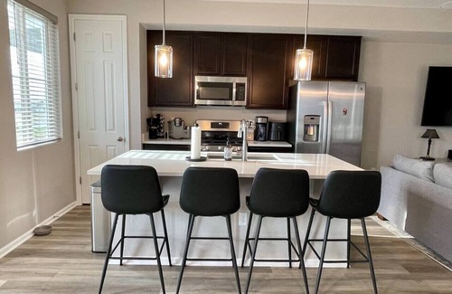 Commerce City House | Views and Adventure Awaits - Beautiful Townhome near Denver Int'l Airport
