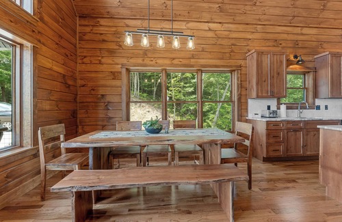 Townsend Cabin | Views for Miles Brand New 3BR 2 and 1/2 Bath, Hot Tub, Pool Table, Outdoor FP