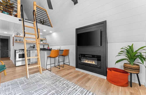 Lampe House | Views! Modern A-Frame w/Private Hot Tub & Firepit
