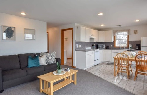 North Truro House | Views of the Bay Access to Private Beach!