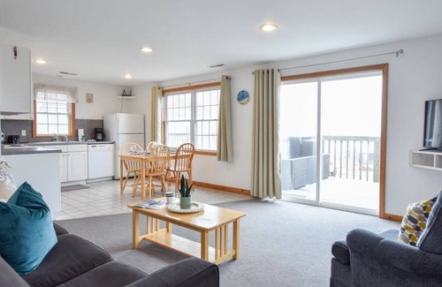 North Truro House | Views of the Bay Access to Private Beach!