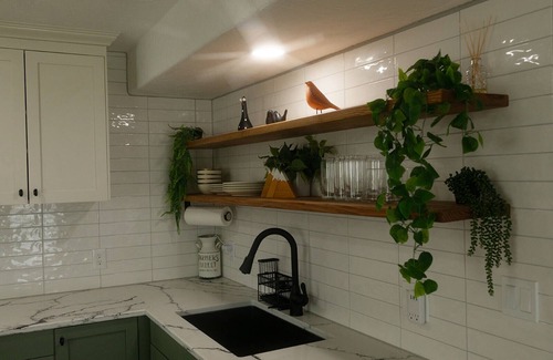 Rawlins Apartment | Views of the Rawlins Uplifts and Snowy Mtn. Range with all the comforts of home