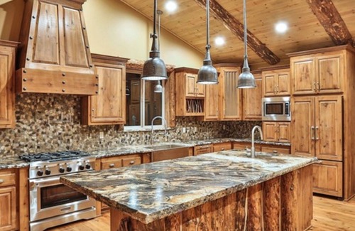 Upper Moonridge Cabin | Views! Space! Featured on CBS Staycation Luxury Big Bear Pool Table & Theater