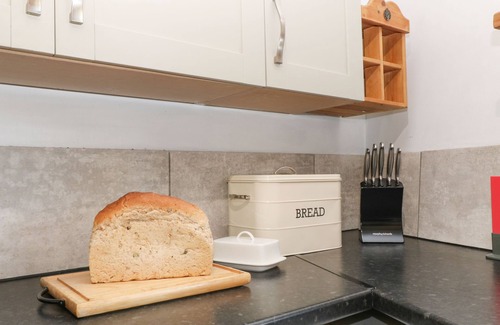 Tavistock Cottage | VIGO COTTAGE, pet friendly, with open fire in Tavistock